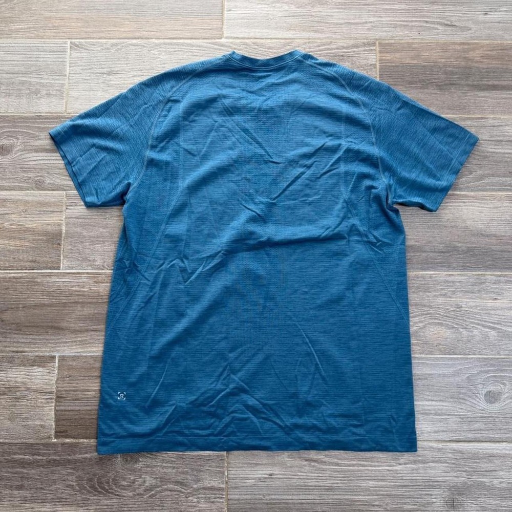 Lululemon metal vent Tech T-shirt size XL